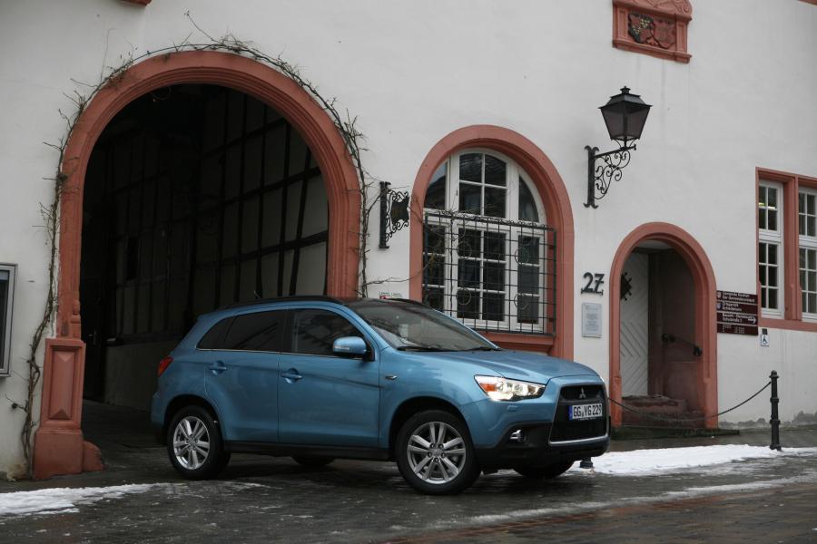  Mitsubishi ASX 2010 года  (фото 47 из 82)